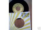 ELVIS PRESLEY-45-RECORD SUN LABEL & SUN SLEEVE MINT