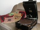 HMV Gramophone plus 19 - 78rpm records