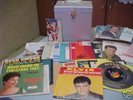 OLD CAPITOL RECORD CASE  PLUS 36 RECORDS 45 RPM ELVIS +