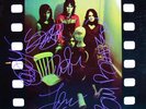 YES *AUTOGRAPHED & MINT 