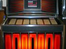 JUKE BOX EN ETAT DE FONCTIONNEMENT AVEC 45 T VINYLS