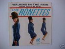 1964 THE RONETTES..WALKIN IN THE RAIN & PICTURE SLEEVE