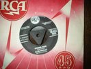 ELVIS VERY RARE HOUND DOG TRI CENTRE