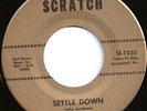 ESQUIRES Settle Down 45 on SCRATCH Rare GARAGE Listen