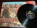 THE BEATLES---SGT PEPPERS LONELY HEARTS CLUB BAND