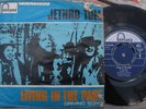 Jethro Tull Living in the past Singapore PS 45