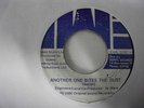 QUEEN-ANOTHER ONE BITES THE DUST -EMI    (JAMAICAN)