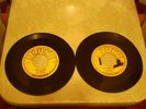 SET OF 2 ELVIS PRESLEY SUN 209 210 45 RPM ORIGINALS