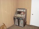 1959 SEEBURG JUKE BOX LOADED WITH RECORDS