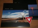 PEARL JAM Yield LP vinyl w/STICKER