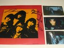 RAMONES BRILLIANT HAND SIGNED INNER LP SLEEVE + PHOTO PROOF PUNK CBGBS
