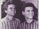 Everly Brothers - 15 x 7