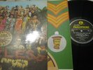 BEATLES SGT PEPPER YELLOW & BLACK MONO PMC 7027 1st PRESS WITH CUT-OUT
