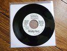 REALLY RED – Crowd Control, RE, UK kbd, texas Punk