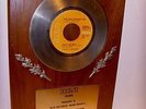 The Hues Corporation RIAA Award goldene Schallplatte