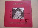 HAND SIGNED QUEEN 7
