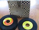 RECORD CASE Vintage Psychodelic with 45 rpm 7