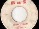 WILD INSTRUM. & ROCKER - THE DARTS Square Town/Rocking on B n S - Orig. 45 HEAR