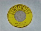 malcolm yelvington - rockin with my baby/ its me baby, sun 246 RARE US 45 NM