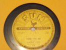 78rpm single: Johnny Cash and The Tennessee Two - I Walk The Line  (Sun 241)