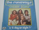 THE RUNAWAYS: Cherry Bomb   RARE FRENCH PS   mp3   PUNK KBD GLAM Kim Fowley