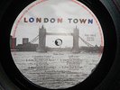 PAUL McCARTNEY & WINGS LONDON TOWN uk LP+POSTER MINT the beatles
