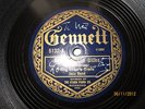 LOUIS ARMSTRONG AUTOGRAPH WITH KING OLIVER'S CREOLE JAZZ BAND ON U.S. GENNETT 78