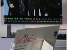 BEATLES SANDWICH FAÇON PRÉSENTOIR REPRO LIRE L'ANNONCE