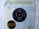 ELVIS PRESLEY-KISSIN' COUSINS/IT HURTS ME-45 RPM 7