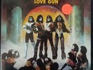 KISS-LOVE GUN,CASABLANCA,W/PAPER GUN,KISS INNER SLEEVE,INSERTS,COVER IN SHRINK