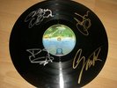 VINYL LP RECORD SIGNED BY BLACK SABBATH