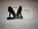 THE KILLERS MR BRIGHTSIDE WHITE VINYL 7in 45 rpm SINGLE and TWO TOUR BADGES
