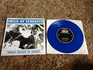 Chain Of Strength - What Holds Us Apart 7