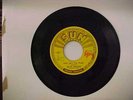 ELVIS PRESLEY - Baby Lets Play House - original SUN 45  - 1955