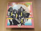 KISS hotter than hell LP Record SIGNED by GENE SIMMONS