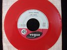 45T JUKE BOX JOHNNY HALLYDAY KILI WATCH / CE S'RAIT BIEN VINYLE ROUGE
