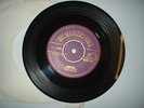 ELVIS HMV HOUND DOG EXCELLENT COPY