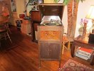 Vintage Paramount Phonograph  from 1918-1919  *RARE*  Victor / Edison