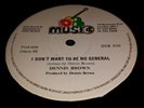 DENNIS BROWN I DON'T WANT TO BE NO GENERAL 12