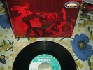 JOHNNY HALLYDAY TRES BEAU EP LA BAGARRE SUR 2 LIGNES HALLIDAY BIEM 9eme SERIE