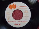 Norris Vines & The Luvlines  7