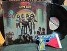 KISS Love Gun LP Vinyl Orig w/lyric '77 STERLING nblp7057 w/ papergun + shrink