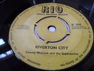 TOMMY McCOOK - RIVERTON CITY / HEPTONES - GUNMEN COMING  1966 RIO 45
