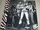 BIG AUDIO DYNAMITE - THIS IS BIG AUDIO DYNAMITE RARE HAND SIGNED VINYL LP /CLASH