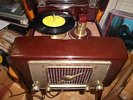 ZENITH TWIN TURNTABLE/RADIO COMBO.  PLAYS 7