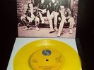 THE RAMONES DONT COME CLOSE YELLOW VINYL SINGLE PLAYED ONCE   CLASH DAMNED 