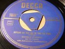 GEORGE FORMBY SITTING ON THE ICE/ LEVI`S MONKEY MIKE  VINYL 7