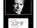 VERY RARE - DAVID BOWIE - ROCK LEGEND - ORIGINAL HAND SIGNED AUTOGRAPH