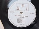 ??????? TRADITION IN  DUB LP UK 1ST 1977 BPI D TYRONE REGGAE ROOTS LISTEN