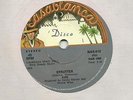 KISS  ULTRA  RARE  1975   SOUTH AFRICA  45  STRUTTER   / KISSING TIME